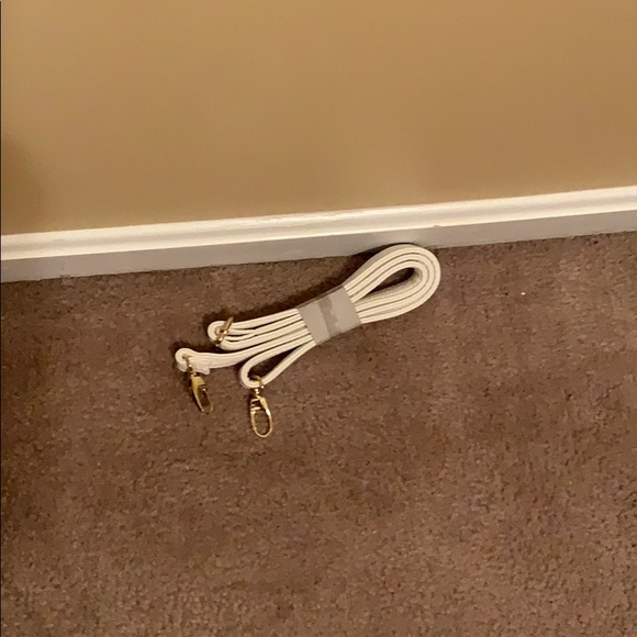 MK Handbag - Picture 4 of 4